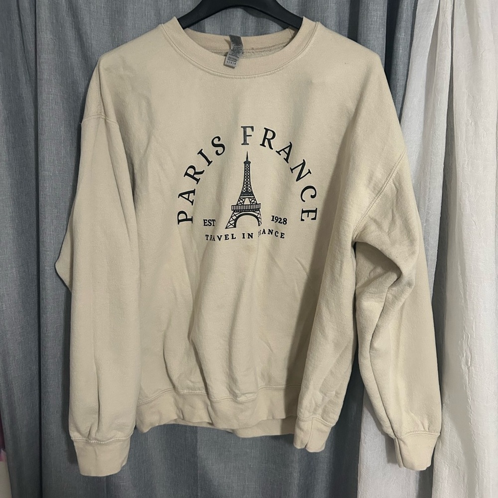Gildan Cream Paris Graphic Sweatshirt